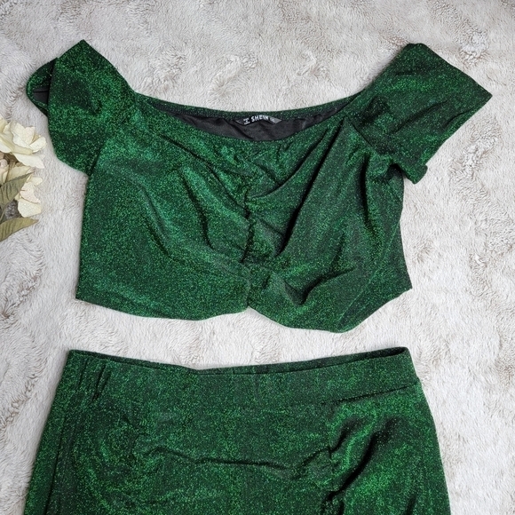 ✨️CL SheIn Green Sparkle Ruched Short Sleeve Top Fitted Skirt Set Size 1XL - Picture 2 of 10